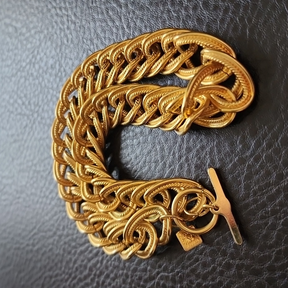 Anne Klein necklace